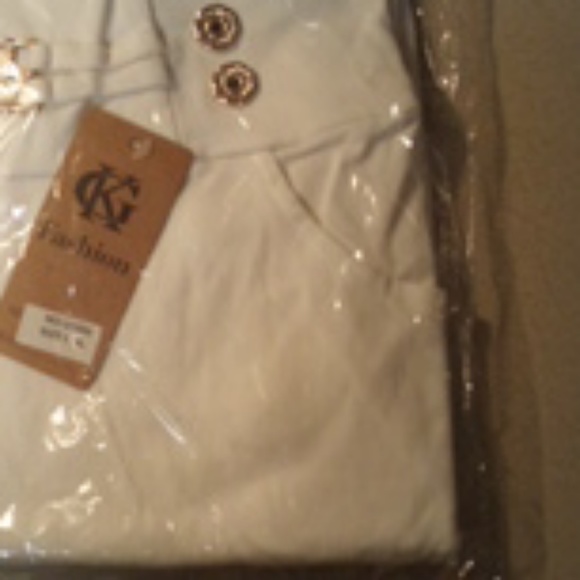 White Capri - Picture 2 of 3